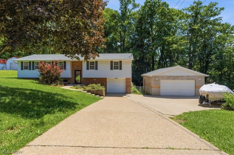 2098 Meadowview Drive, Parkersburg, WV, 26104