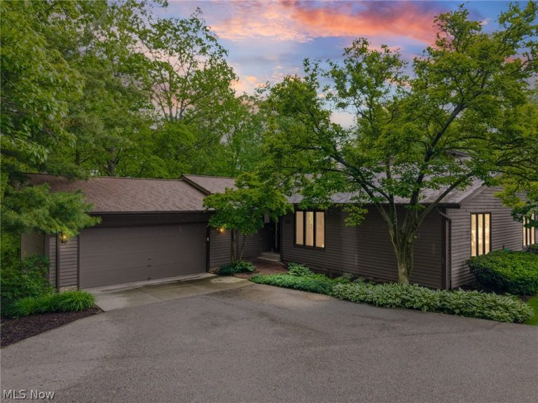 6791 Windward Hills, Brecksville, OH, 44141