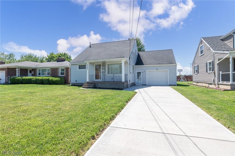 3264 Estelle Avenue, Lorain, OH - Photo 2