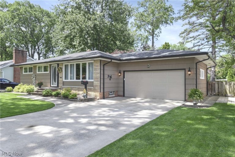 22720 Sycamore Drive, Fairview Park, OH - Photo 4
