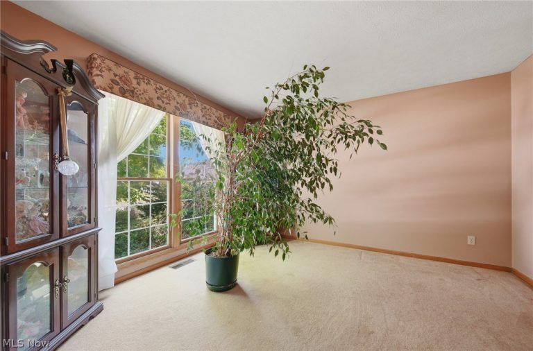 3021 Duquesne Drive, Stow, OH - Photo 4