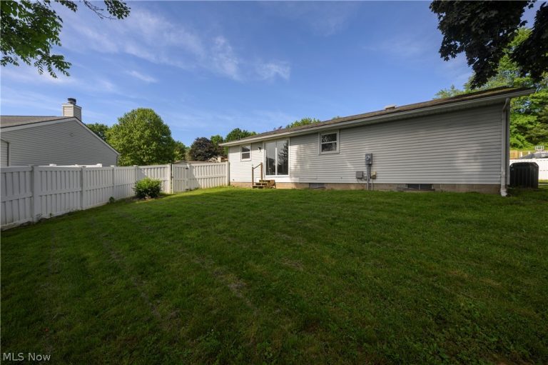 1310 Nottingham Square, Bolivar, OH - Photo 4