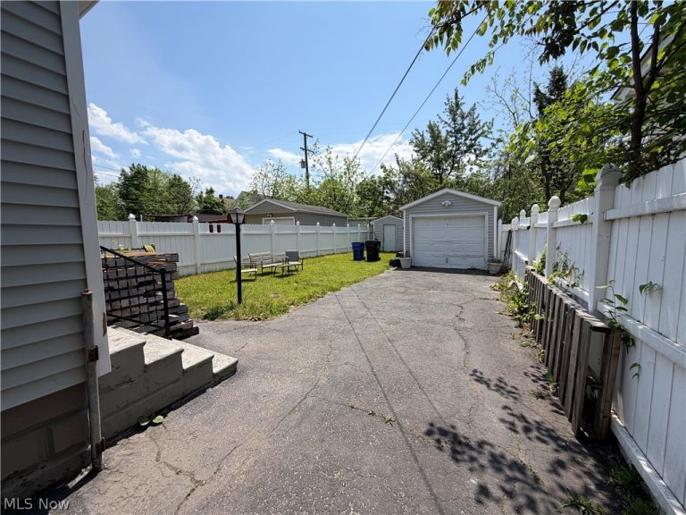 12310 Griffing Avenue, Cleveland, OH - Photo 2