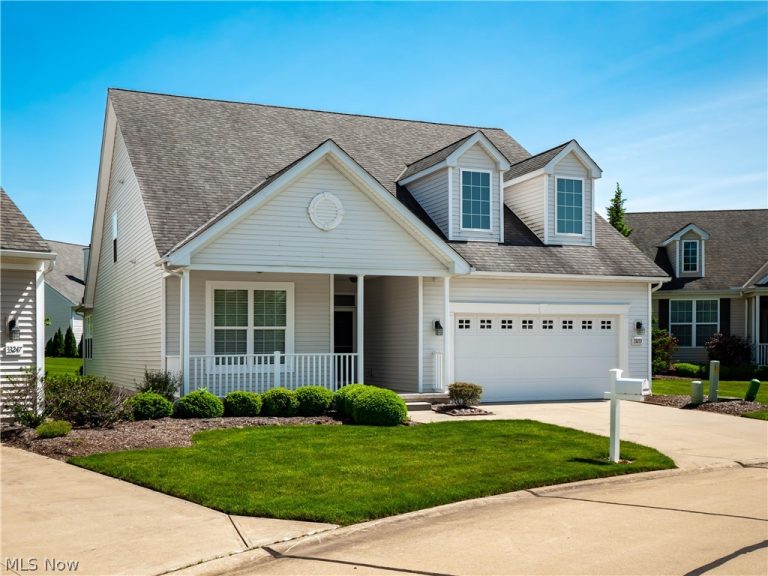 33253 Waterview Court #F5, Avon Lake, OH - Photo 2