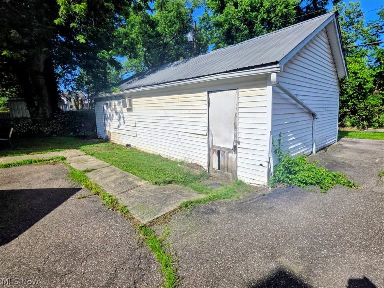 314 Harmar Street, Marietta, OH - Photo 4