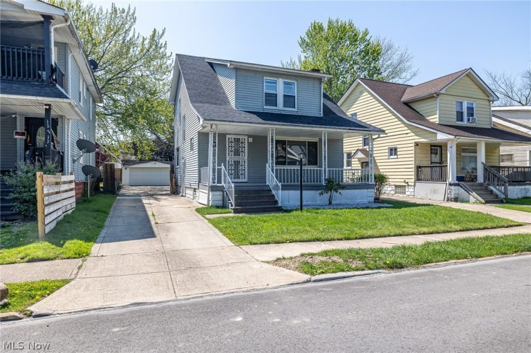 12708 Dove Avenue, Cleveland, OH - Photo 2