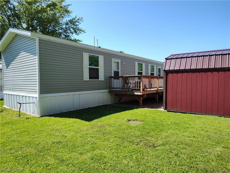 4534 Lake Road East #71, Geneva on the Lake, OH - Photo 3