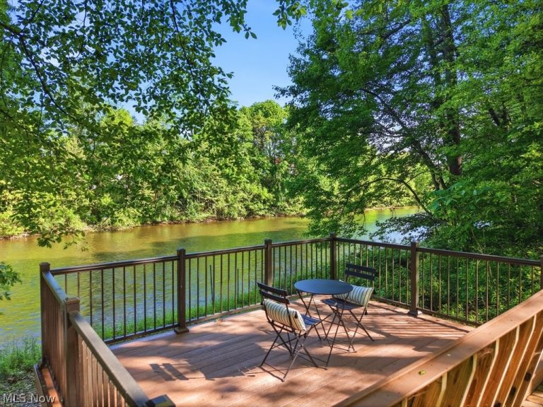881 Gaylord Grove Road, Cuyahoga Falls, OH - Photo 8