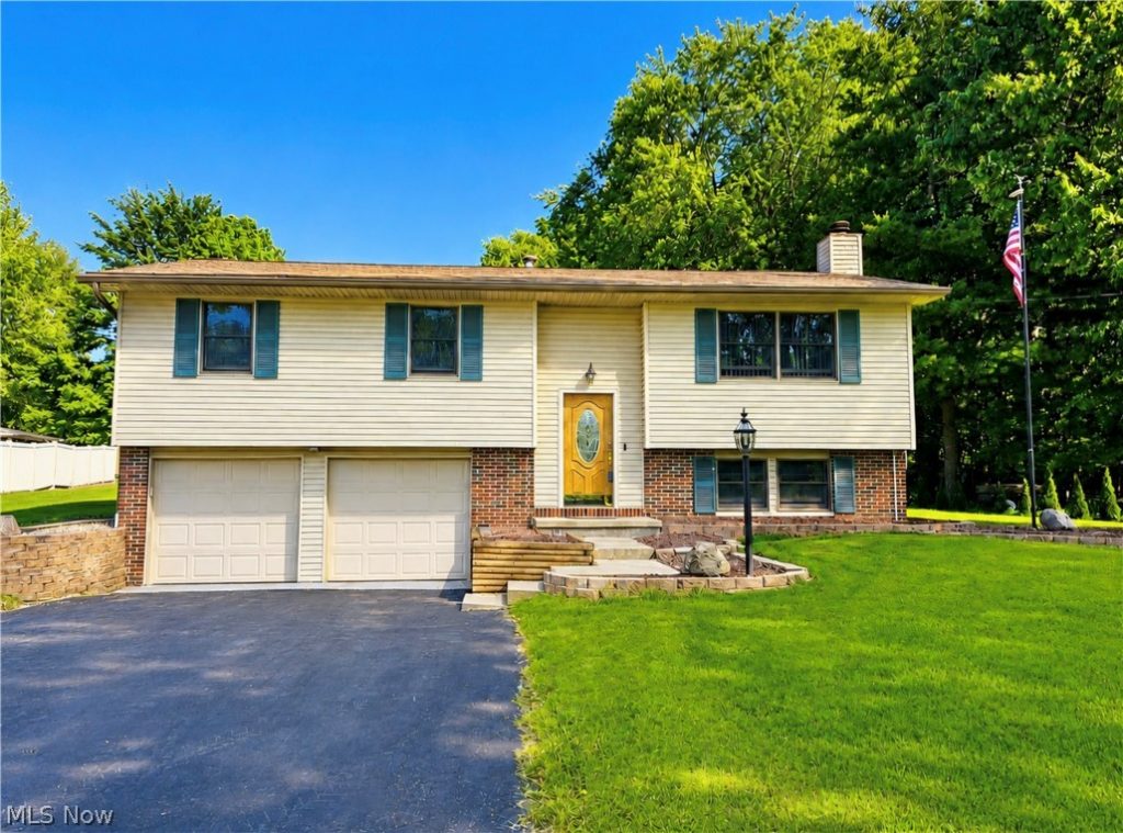 3438 Warren Meadville Road, Warren, OH