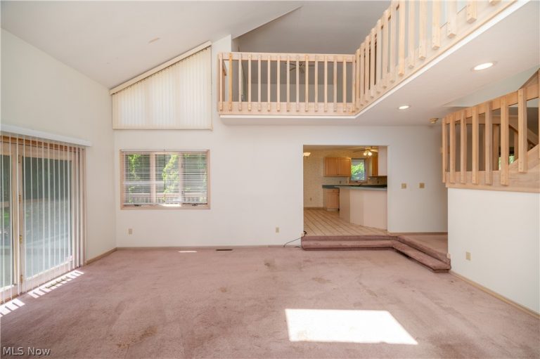 9114 Inverrary Drive, Howland, OH - Photo 8