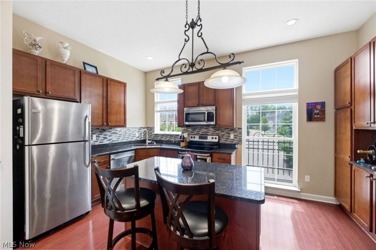 6 Grandview Drive, Rocky River, OH - Photo 8