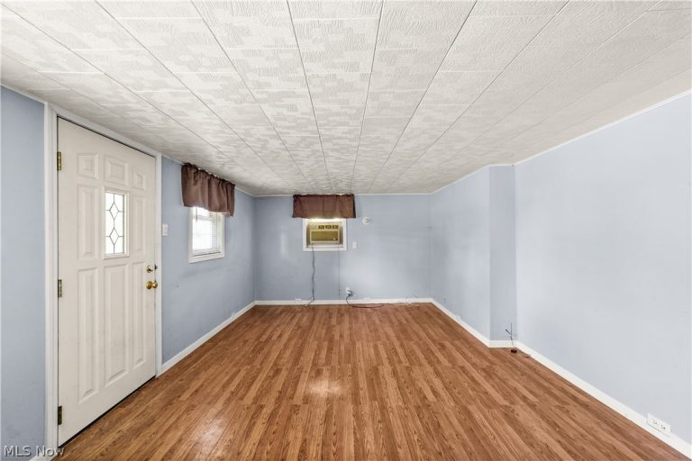 41511 Hazelwood Street, Elyria, OH - Photo 2