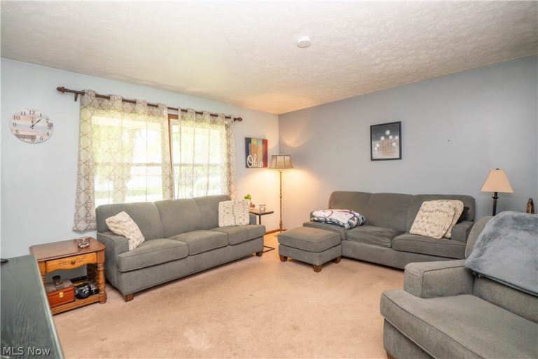 7819 Aramis Street, Massillon, OH - Photo 4