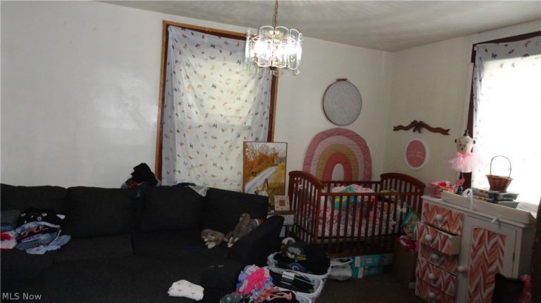 406 Grant Street, Newell, WV - Photo 5