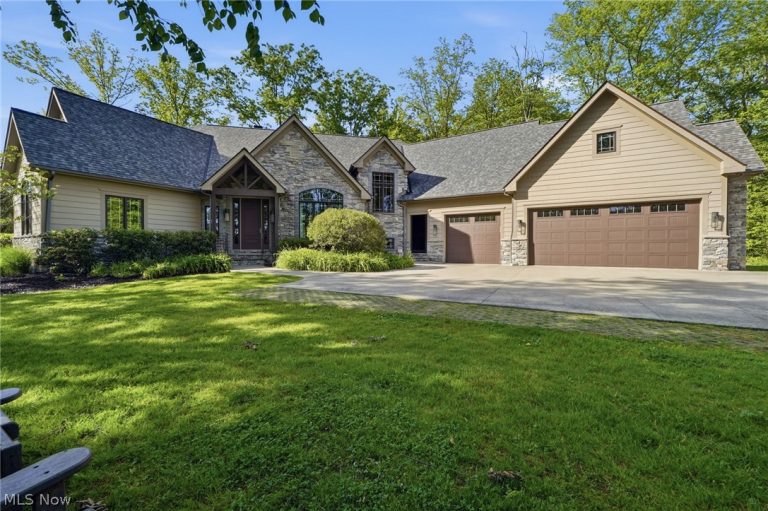 7230 Brighton Park Court, Chagrin Falls, OH, 44023
