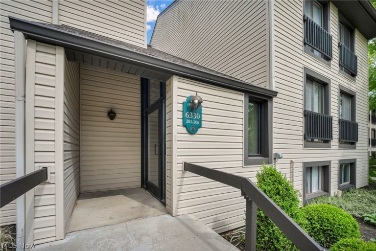 6330 Greenwood #205, Northfield, OH - Photo 2