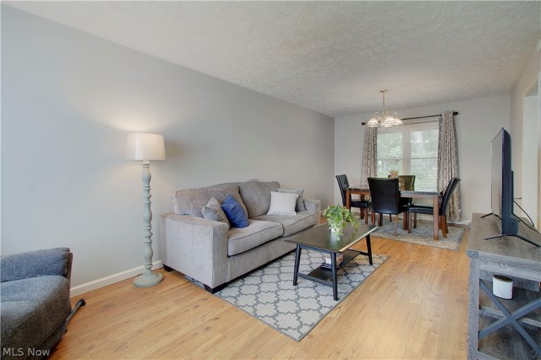 8225 Lancaster Drive, Mentor, OH - Photo 3