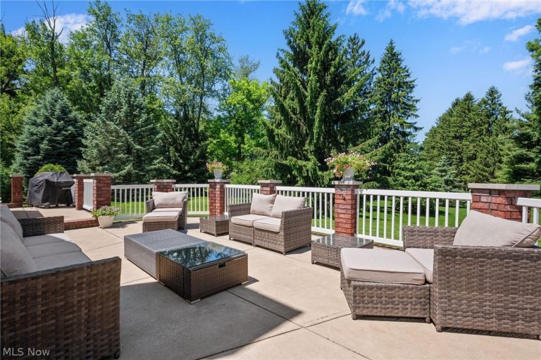 427 Diana Court, Highland Heights, OH - Photo 3