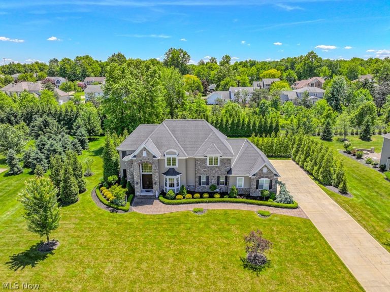 6300 Ox Ridge Trail, Highland Heights, OH - Photo 3