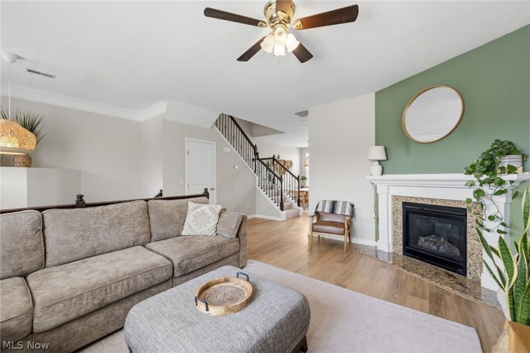 6196 Pointe Drive, Pepper Pike, OH - Photo 5