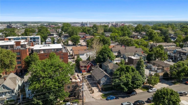 801 College Avenue, Cleveland, OH - Photo 3