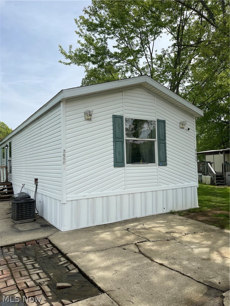 6409 Amanda Lane, Ravenna, OH - Photo 3