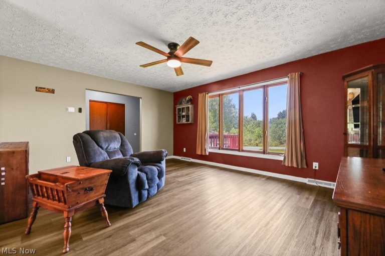 10960 Easton Street, Alliance, OH - Photo 6