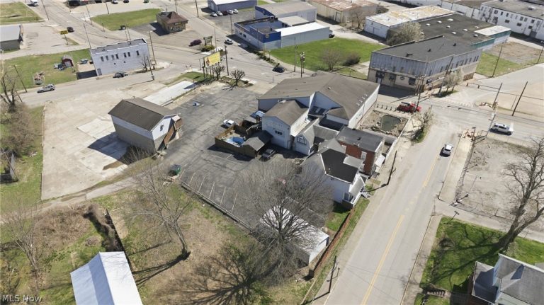 805 7th Street, Parkersburg, WV - Photo 8