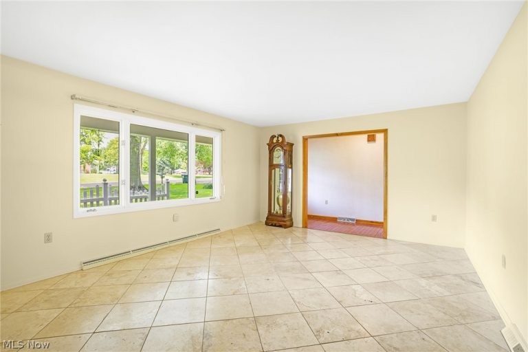 5715 Comanche Street, North Canton, OH - Photo 8