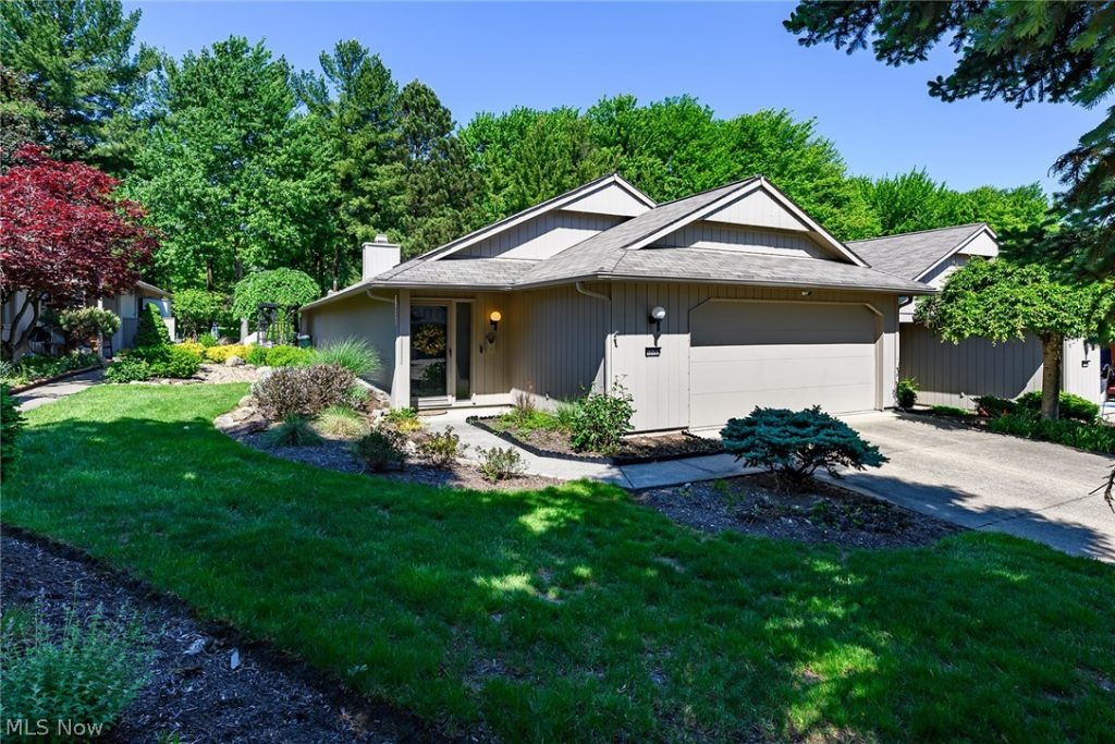 13192 Olympus Way, Strongsville, OH