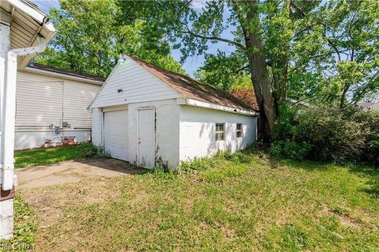 688 Kipling Street, Akron, OH - Photo 5