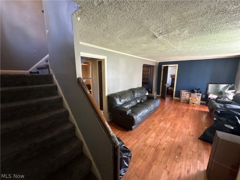 20711 Ridgewood Avenue, Warrensville Heights, OH - Photo 4