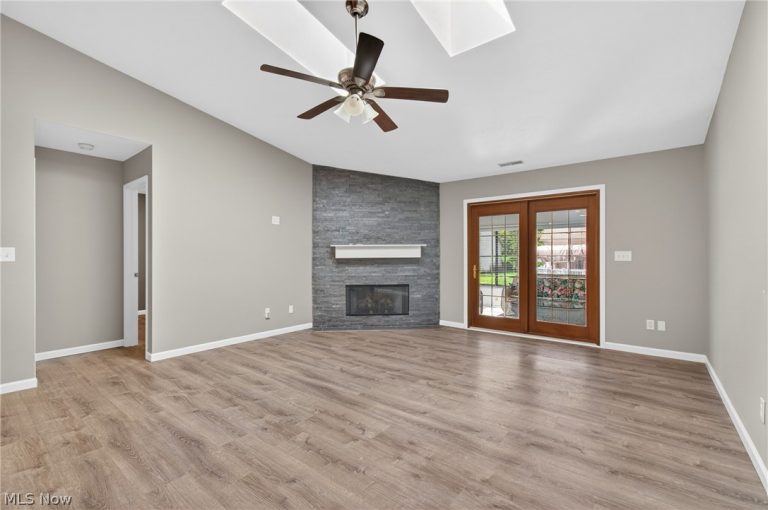 139 Mulberry Lane, Munroe Falls, OH - Photo 4