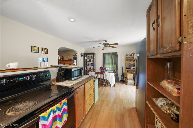 305 Oak Knoll Avenue, Newton Falls, OH - Photo 5