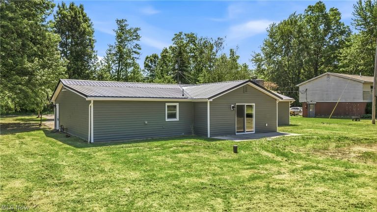5423 Thompson Clark Road, Bristolville, OH - Photo 8