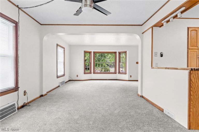 1905 Tampa Avenue, Cleveland, OH - Photo 8