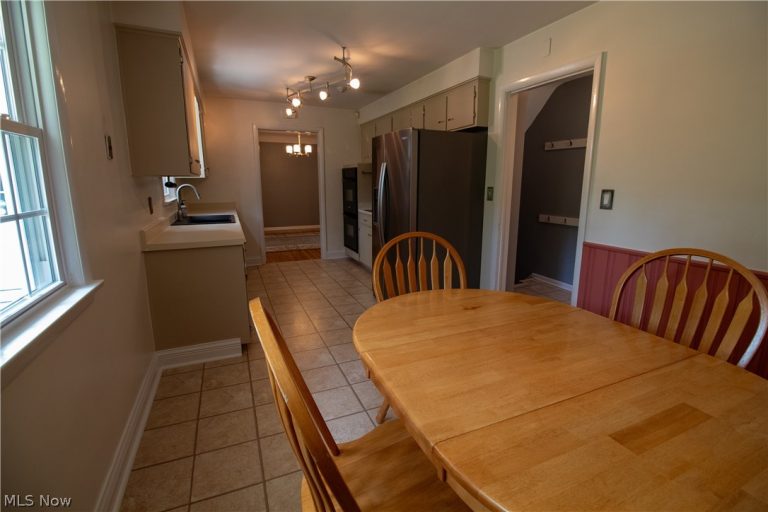7308 Raccoon Hill Drive, Kirtland, OH - Photo 6