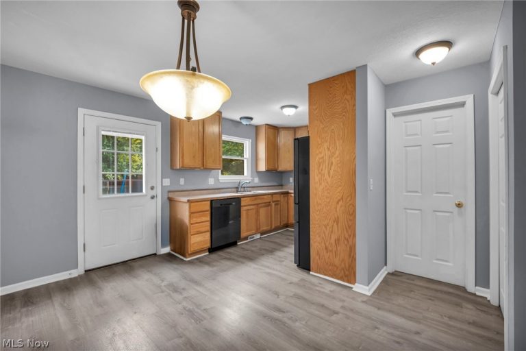 2066 Liberty Road, Stow, OH - Photo 5