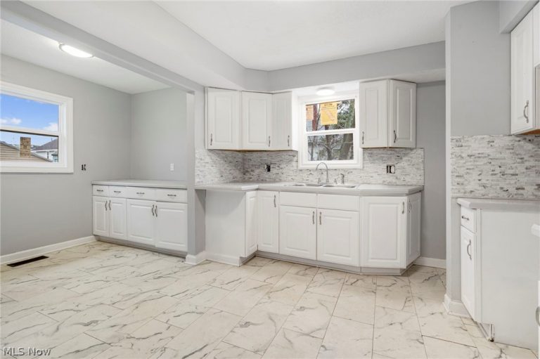 2711 Blair Place, Canton, OH - Photo 5