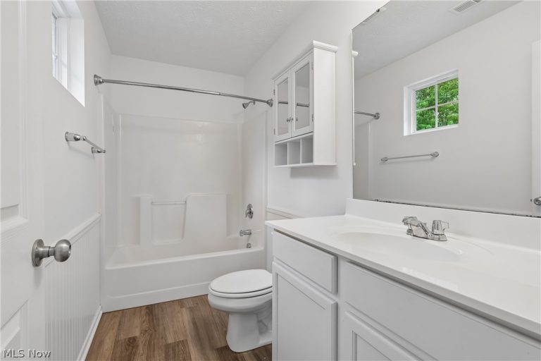 3315 Hidden Brook Drive, Ravenna, OH - Photo 6