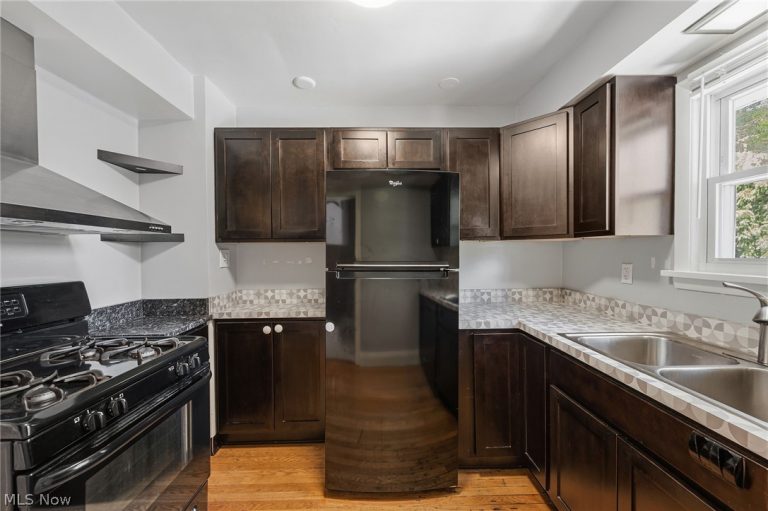 2075 Coventry Road #2, Cleveland Heights, OH - Photo 5