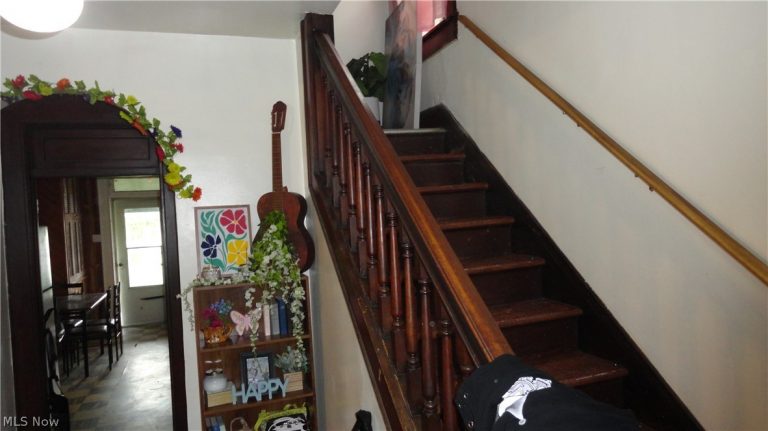 406 Grant Street, Newell, WV - Photo 8