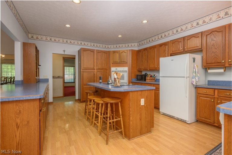 8745 Broadview Road, Broadview Heights, OH - Photo 8