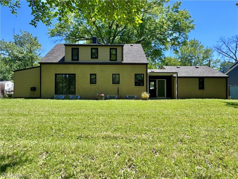 3642 Cascade Drive, Youngstown, OH - Photo 3