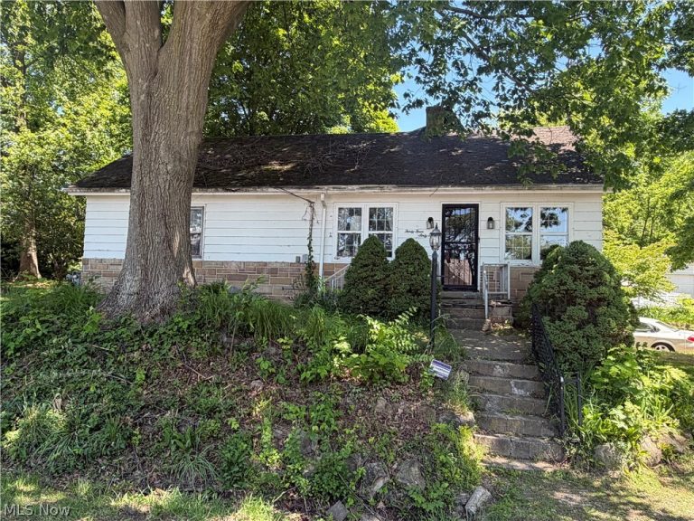 3365 Waterside Drive, Akron, OH, 44319