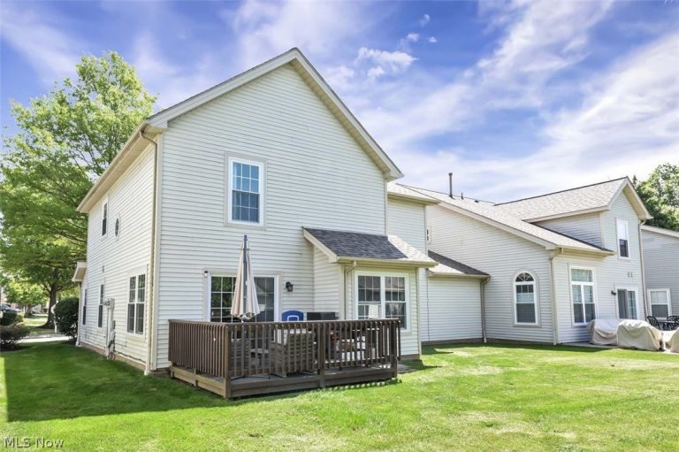 6804 Meadow Lane, Middleburg Heights, OH - Photo 4