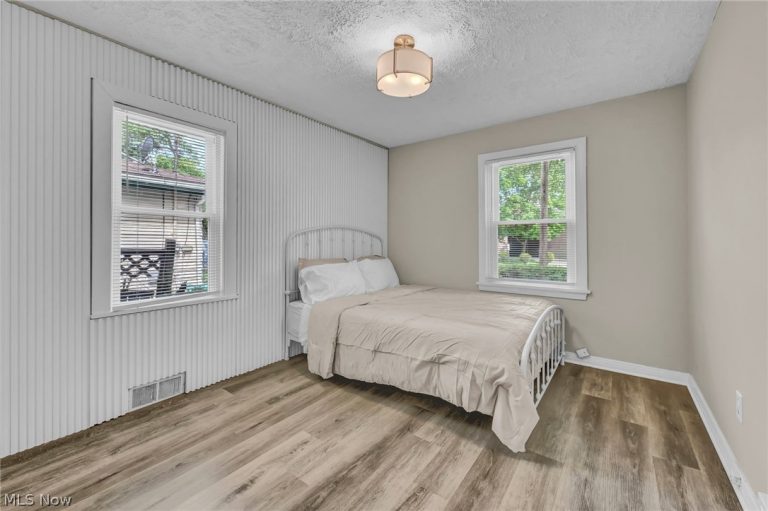 1068 Austin Avenue, Akron, OH - Photo 6