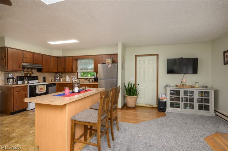 824-826 Reno Drive, Louisville, OH - Photo 5