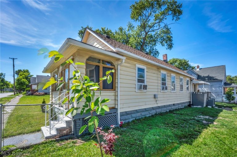 3502 Carlyle Avenue, Cleveland, OH - Photo 8