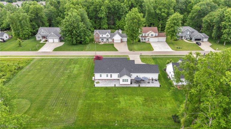 533 Terra Verde Avenue, Columbiana, OH - Photo 2